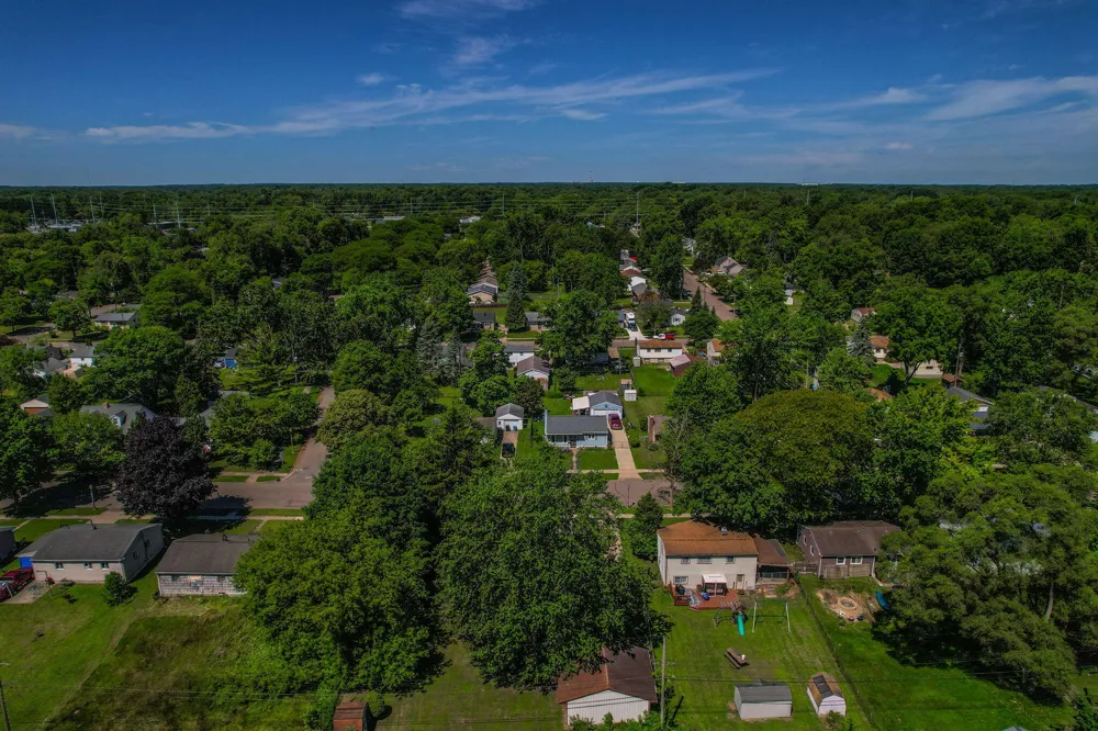 4627 Lowcroft Avenue Lansing City, MI 48910