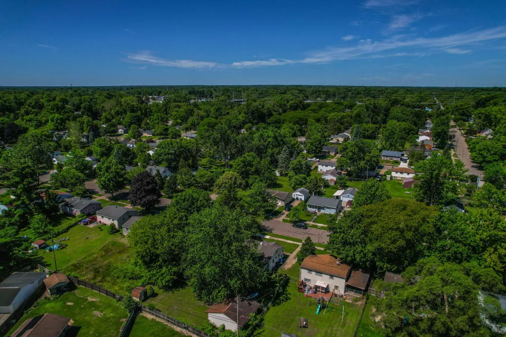 4627 Lowcroft Avenue Lansing City, MI 48910