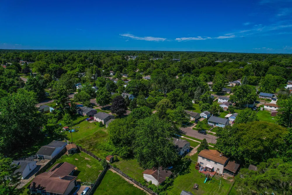 4627 Lowcroft Avenue Lansing City, MI 48910