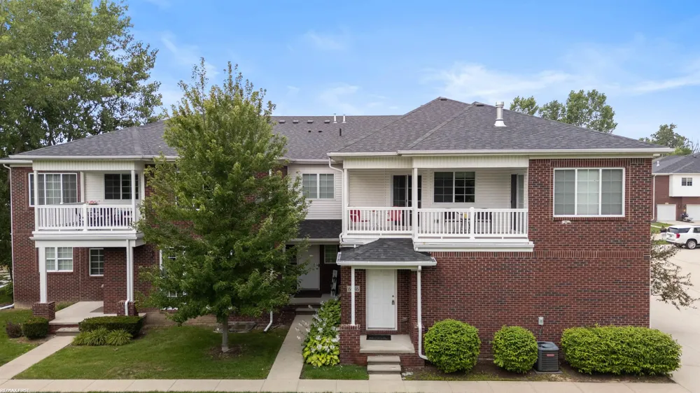 6986 Boulder Pointe Court Washington Township, MI 48094