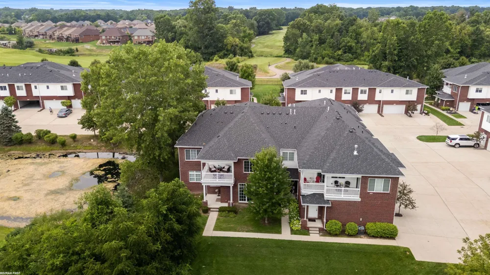 6986 Boulder Pointe Court Washington Township, MI 48094