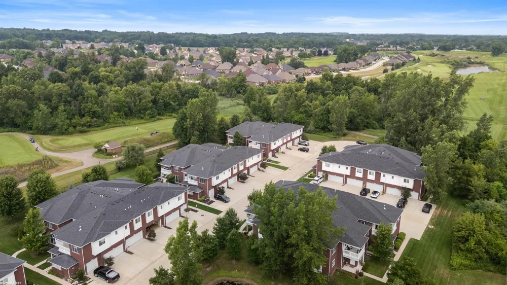 6986 Boulder Pointe Court Washington Township, MI 48094
