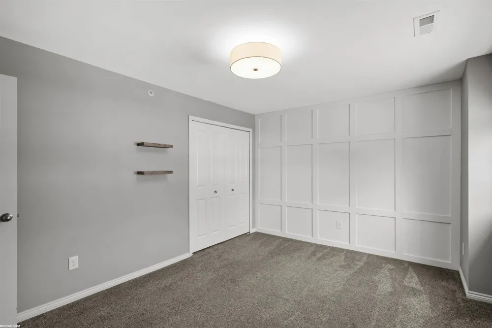 6986 Boulder Pointe Court Washington Township, MI 48094