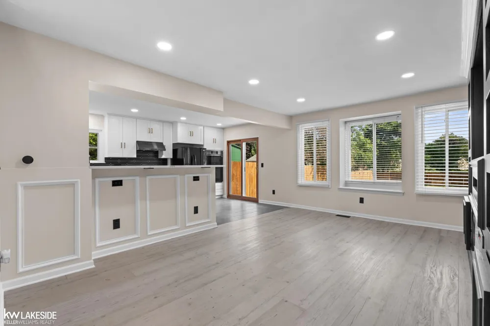 758 Miller Road Orion Charter Township, MI 48362