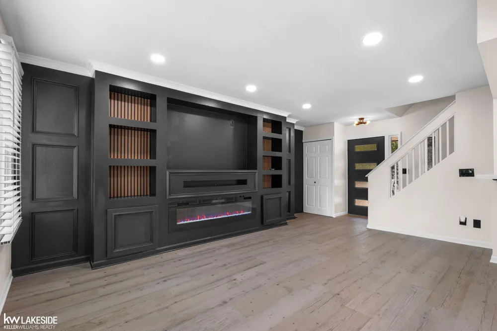 758 Miller Road Orion Charter Township, MI 48362