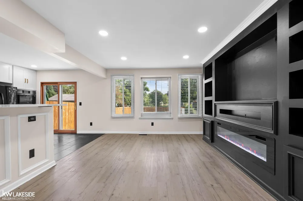 758 Miller Road Orion Charter Township, MI 48362