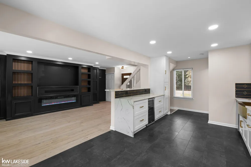 758 Miller Road Orion Charter Township, MI 48362