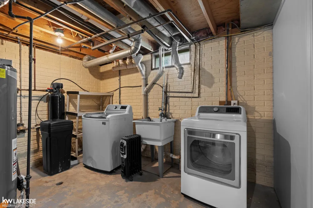 758 Miller Road Orion Charter Township, MI 48362