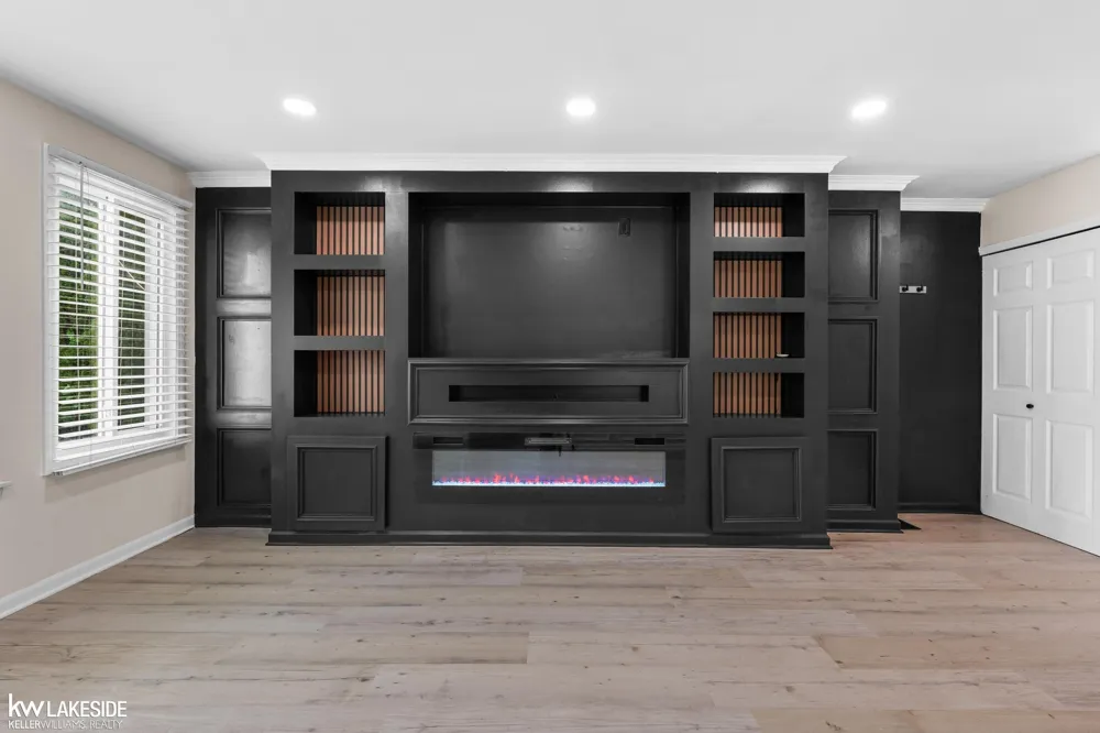 758 Miller Road Orion Charter Township, MI 48362