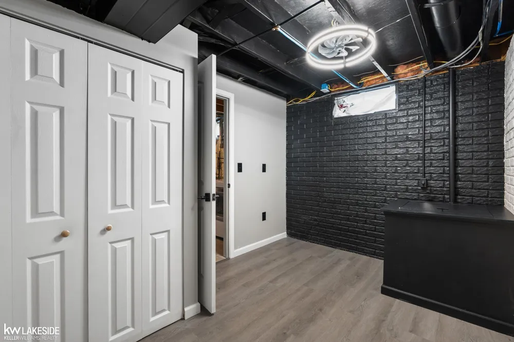 758 Miller Road Orion Charter Township, MI 48362