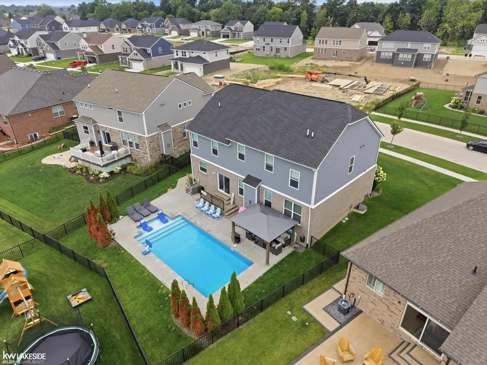 17994 Player Drive Macomb Township, MI 48042