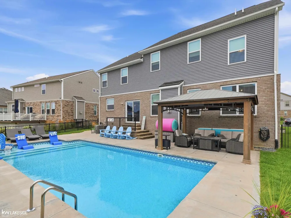 17994 Player Drive Macomb Township, MI 48042