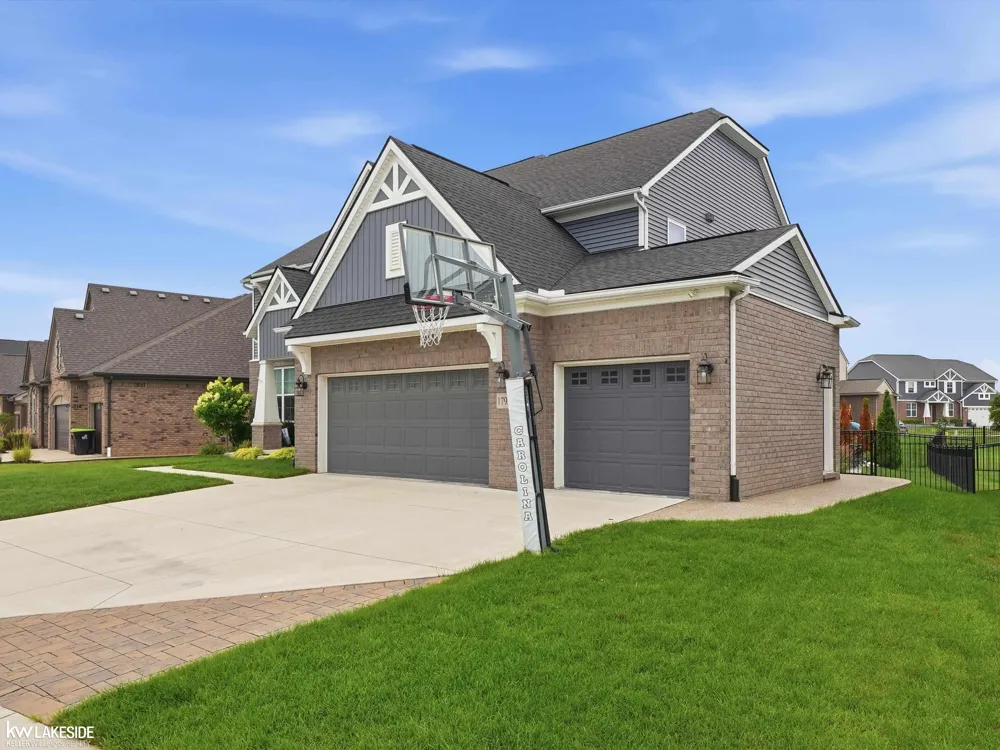 17994 Player Drive Macomb Township, MI 48042