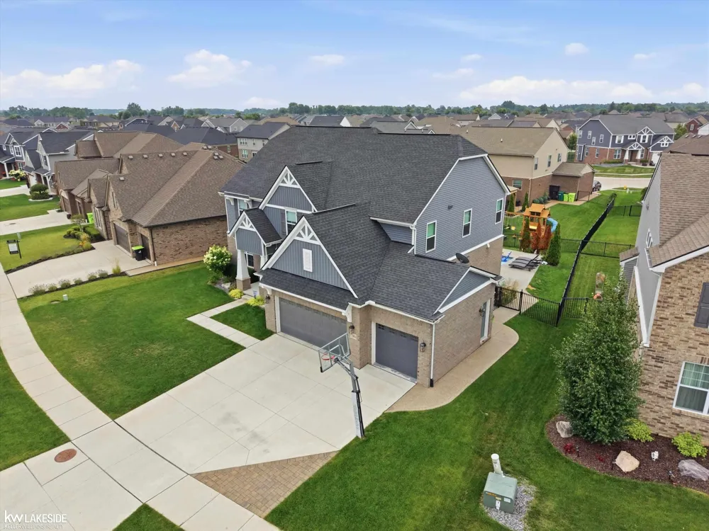 17994 Player Drive Macomb Township, MI 48042