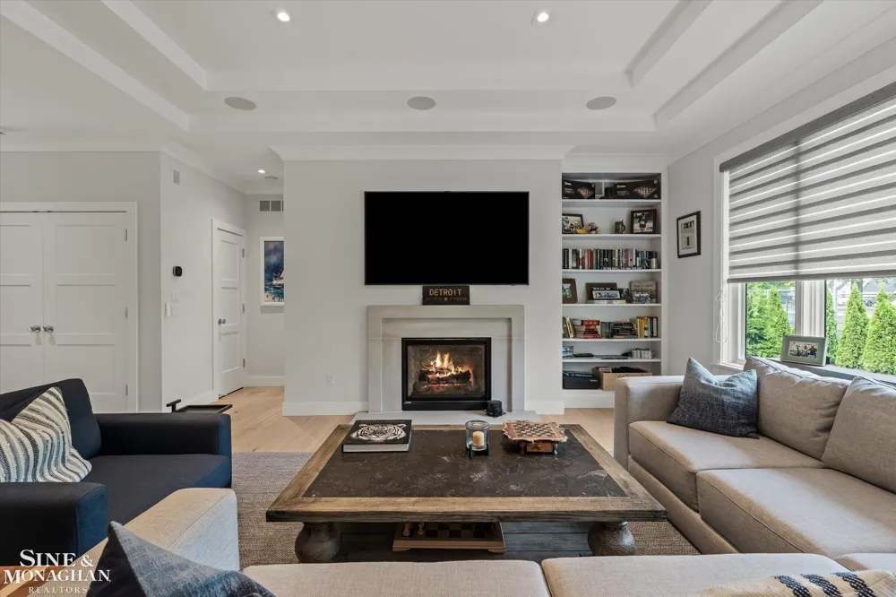 361 Moselle Place Grosse Pointe Farms City, MI 48236