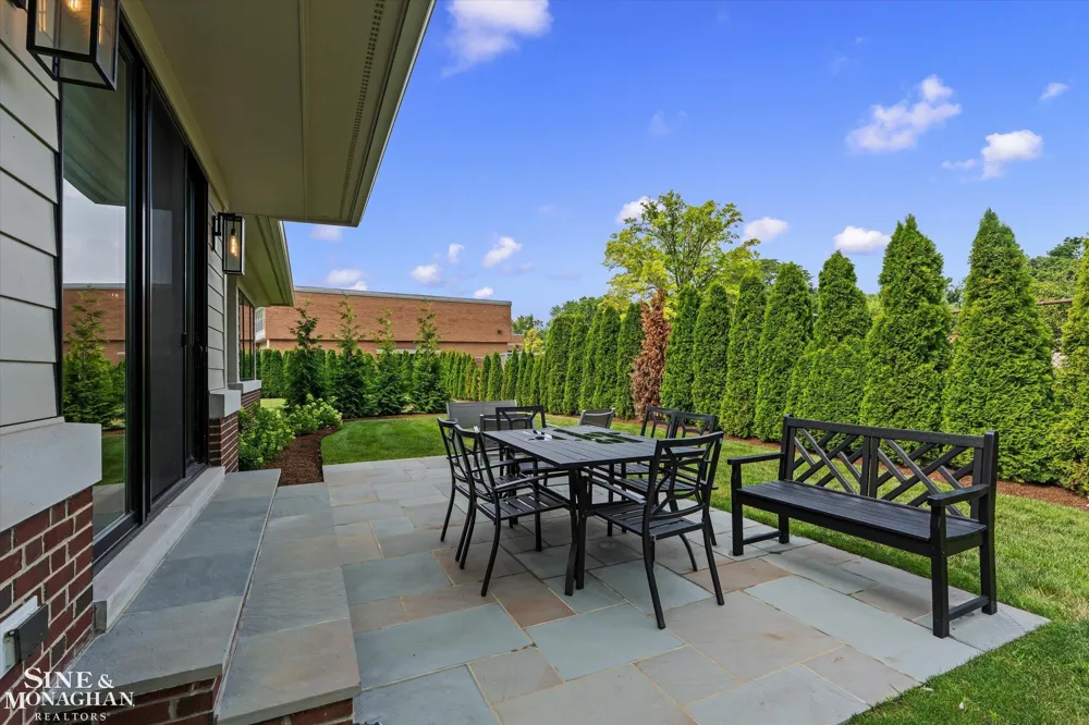 361 Moselle Place Grosse Pointe Farms City, MI 48236