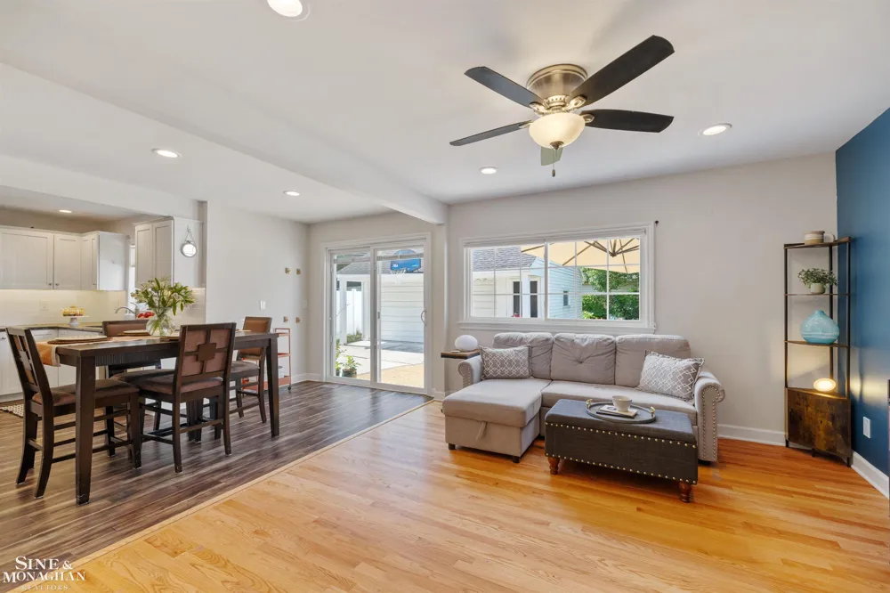 407 Lothrop Road Grosse Pointe Farms City, MI 48236