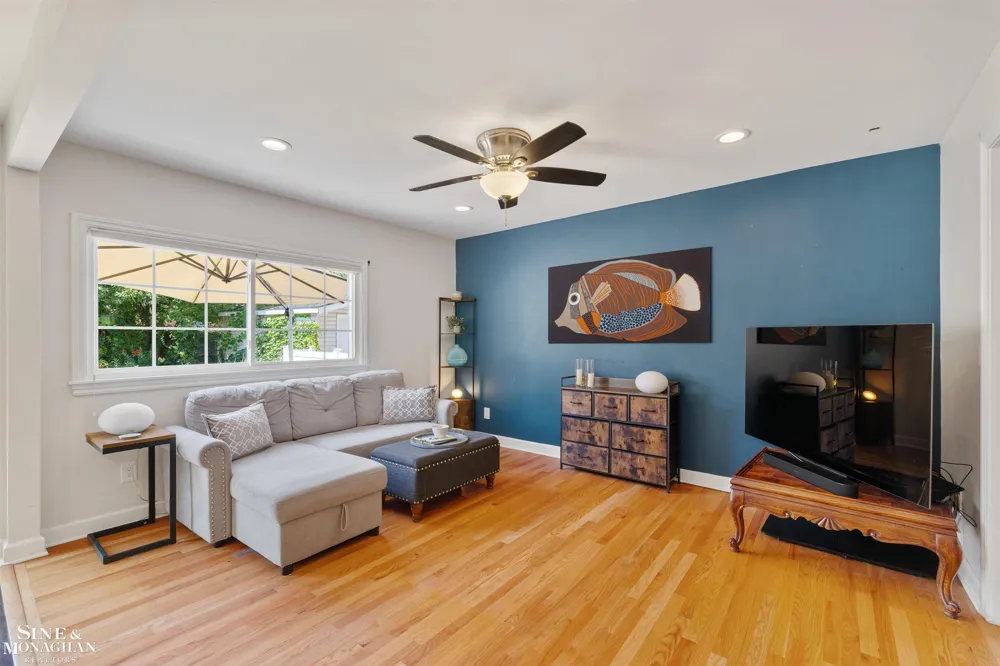 407 Lothrop Road Grosse Pointe Farms City, MI 48236