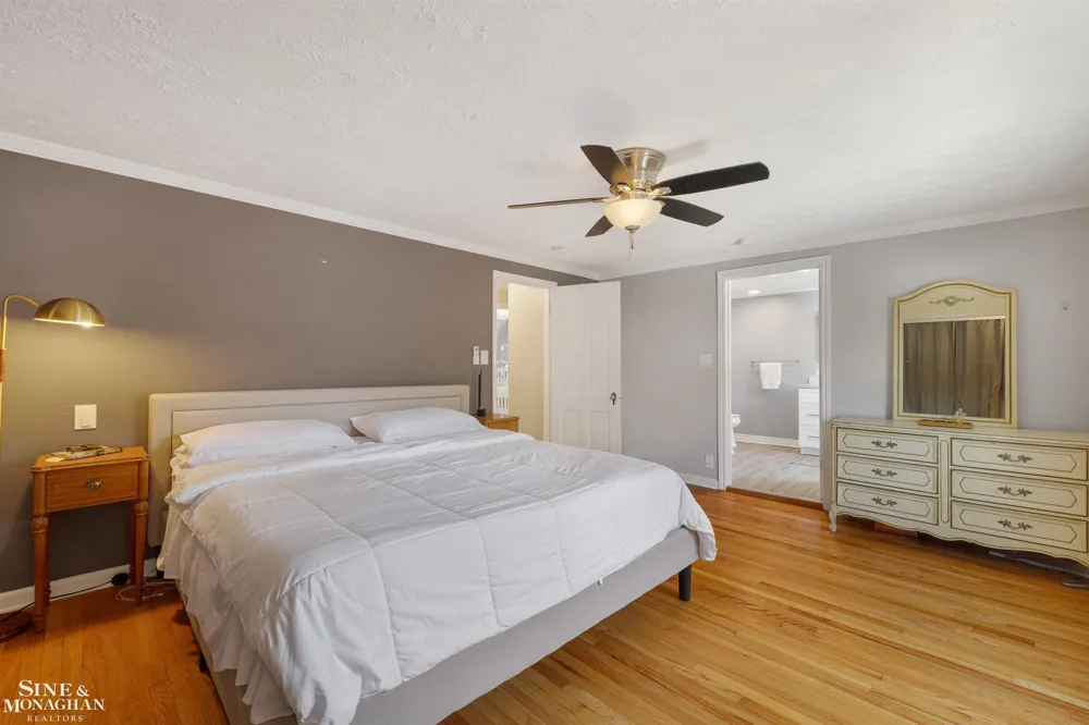 407 Lothrop Road Grosse Pointe Farms City, MI 48236