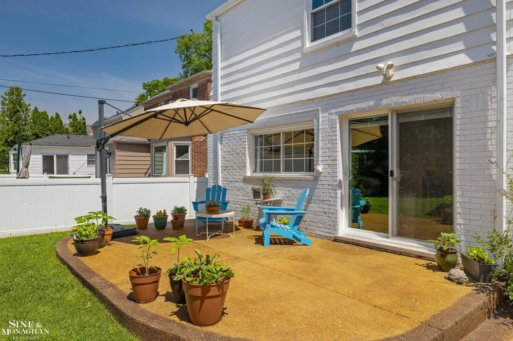 407 Lothrop Road Grosse Pointe Farms City, MI 48236