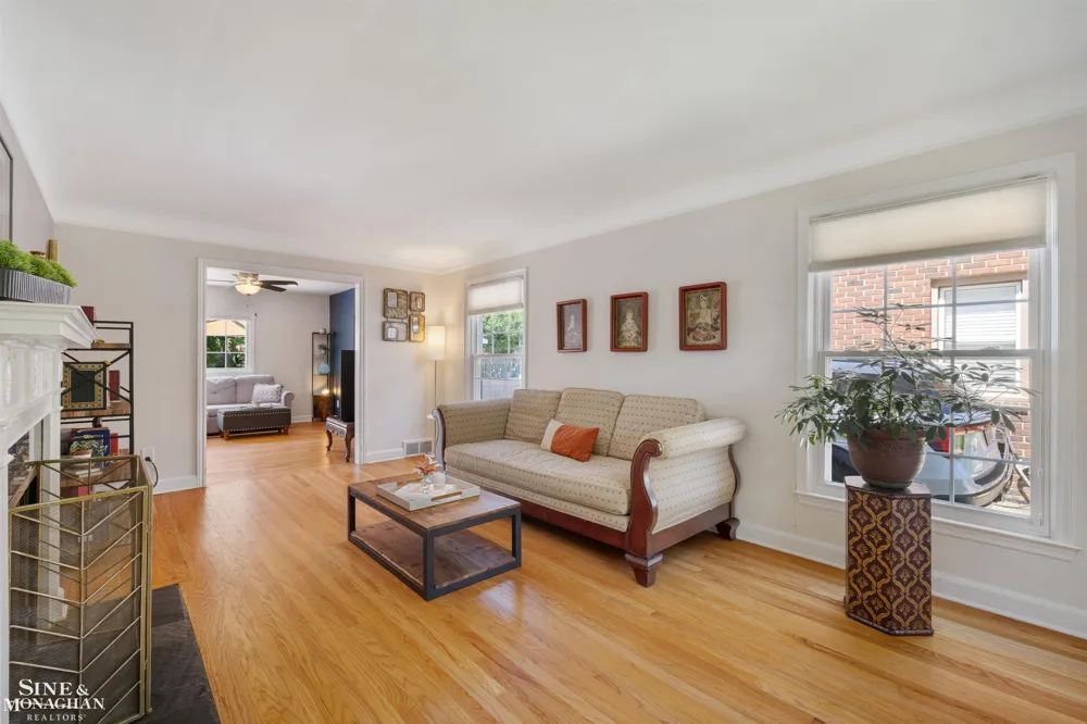 407 Lothrop Road Grosse Pointe Farms City, MI 48236