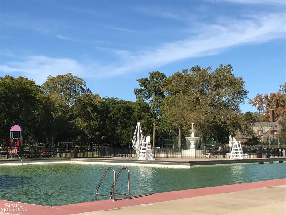 1400 Beaconsfield Street Grosse Pointe Park City, MI 48230