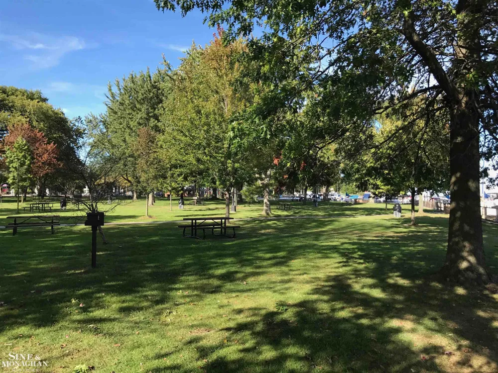 1400 Beaconsfield Street Grosse Pointe Park City, MI 48230