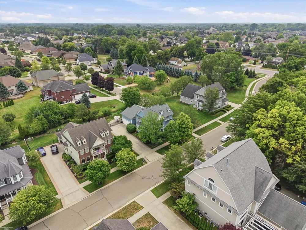 49158 Golden Park Drive Shelby Charter Township, MI 48315