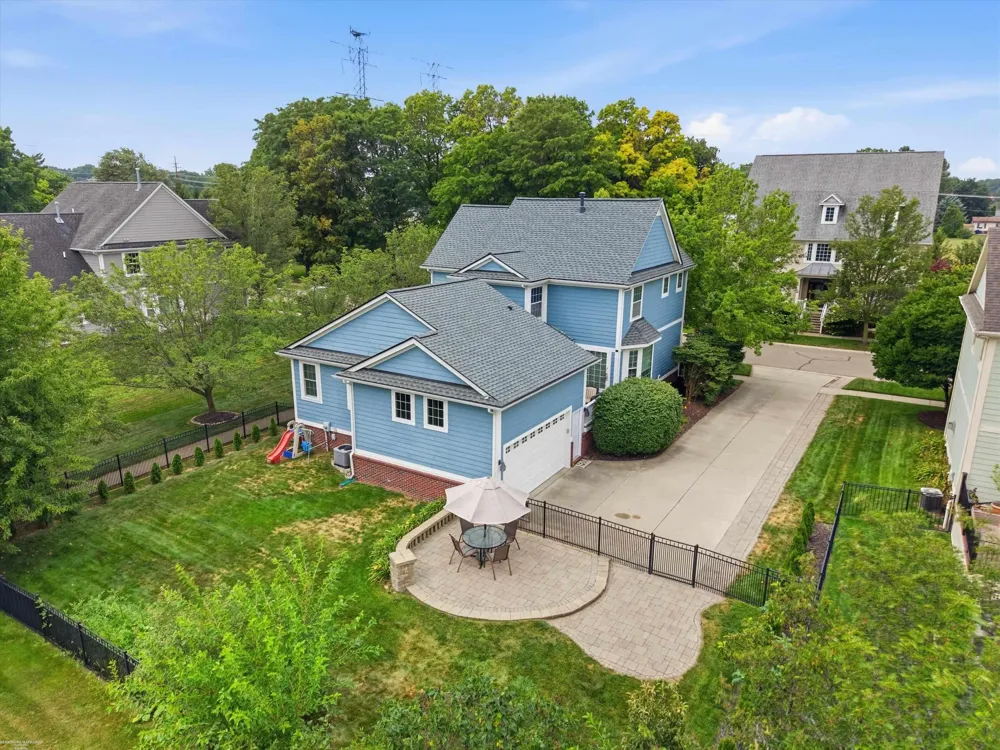 49158 Golden Park Drive Shelby Charter Township, MI 48315