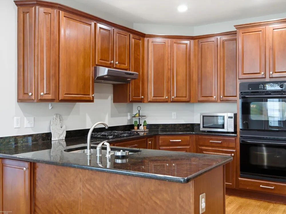 49158 Golden Park Drive Shelby Charter Township, MI 48315