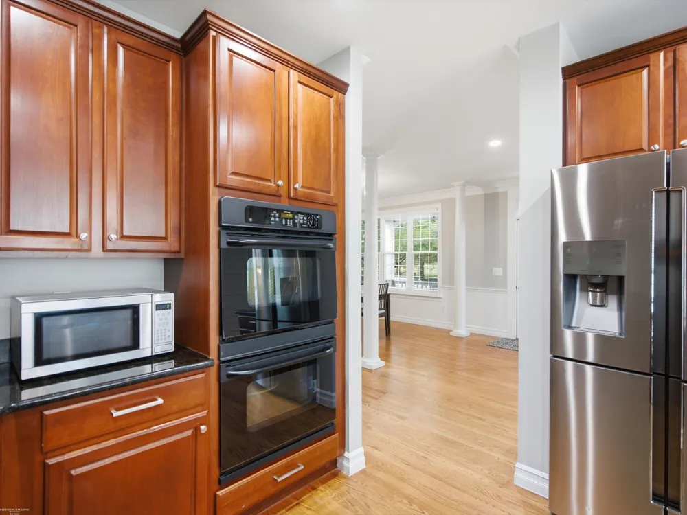 49158 Golden Park Drive Shelby Charter Township, MI 48315