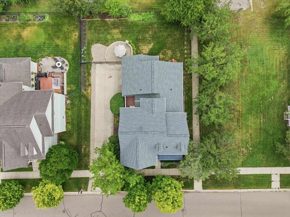 49158 Golden Park Drive Shelby Charter Township, MI 48315