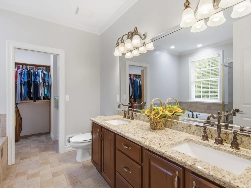49158 Golden Park Drive Shelby Charter Township, MI 48315