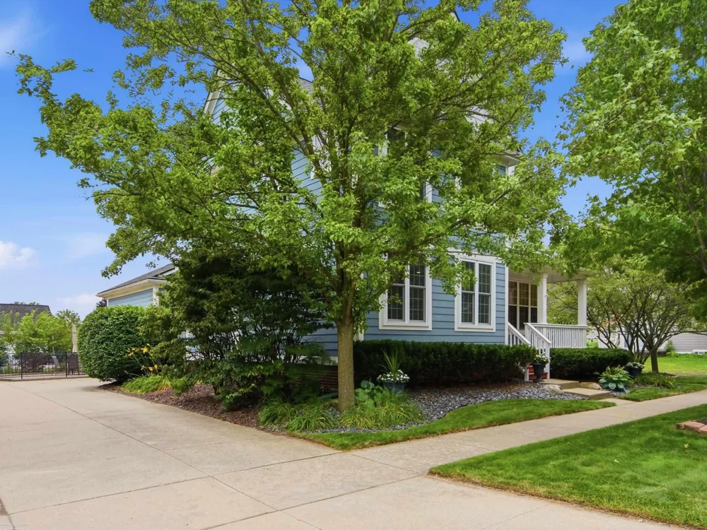 49158 Golden Park Drive Shelby Charter Township, MI 48315