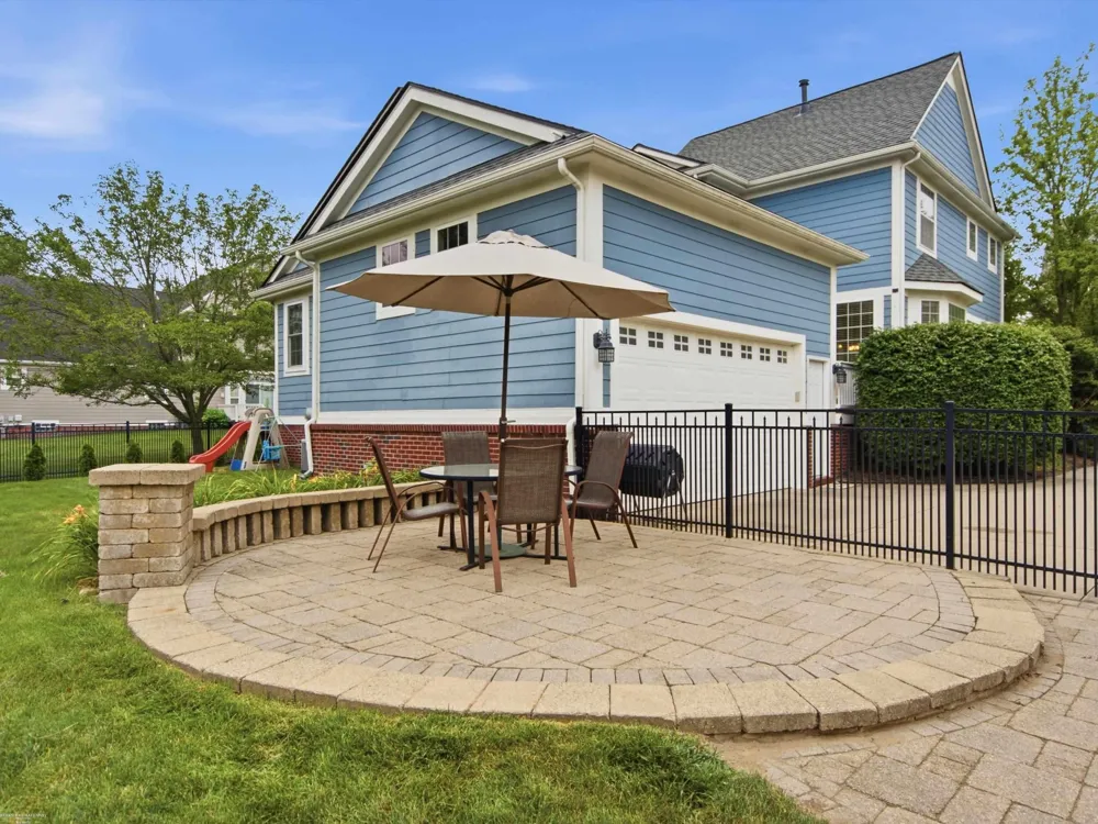 49158 Golden Park Drive Shelby Charter Township, MI 48315