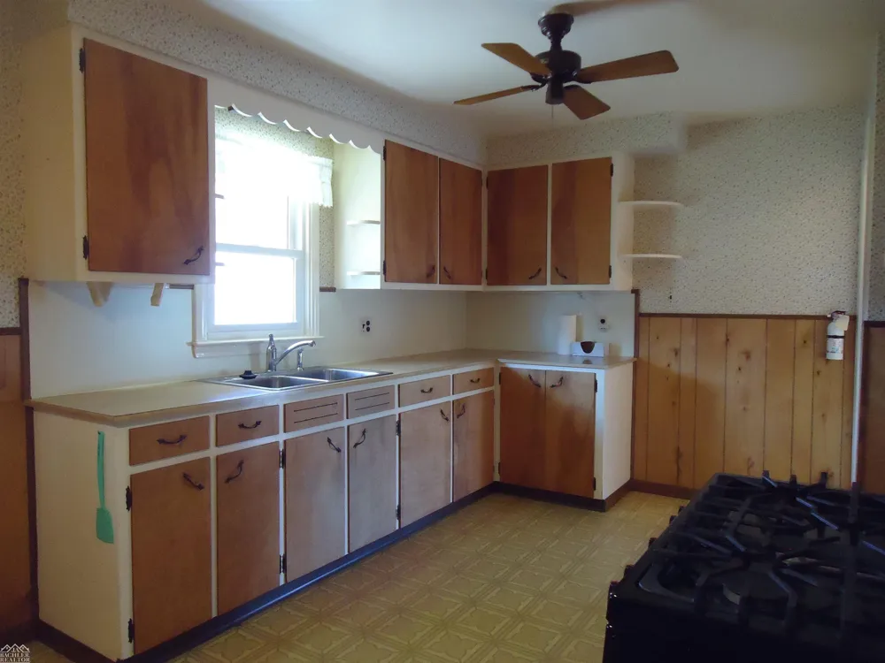 2075 S Plank Road Marine City City, MI 48039