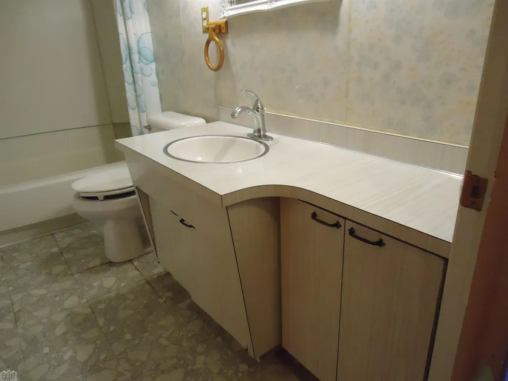 2075 S Plank Road Marine City City, MI 48039