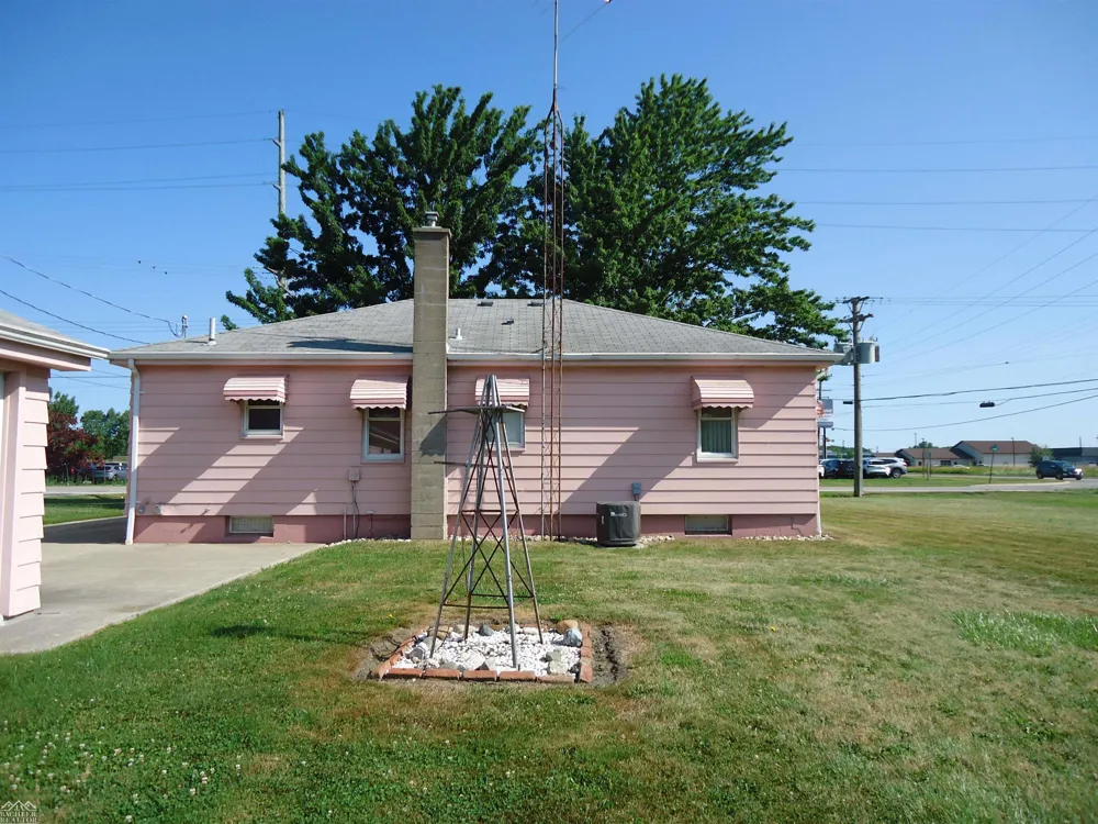 2075 S Plank Road Marine City City, MI 48039