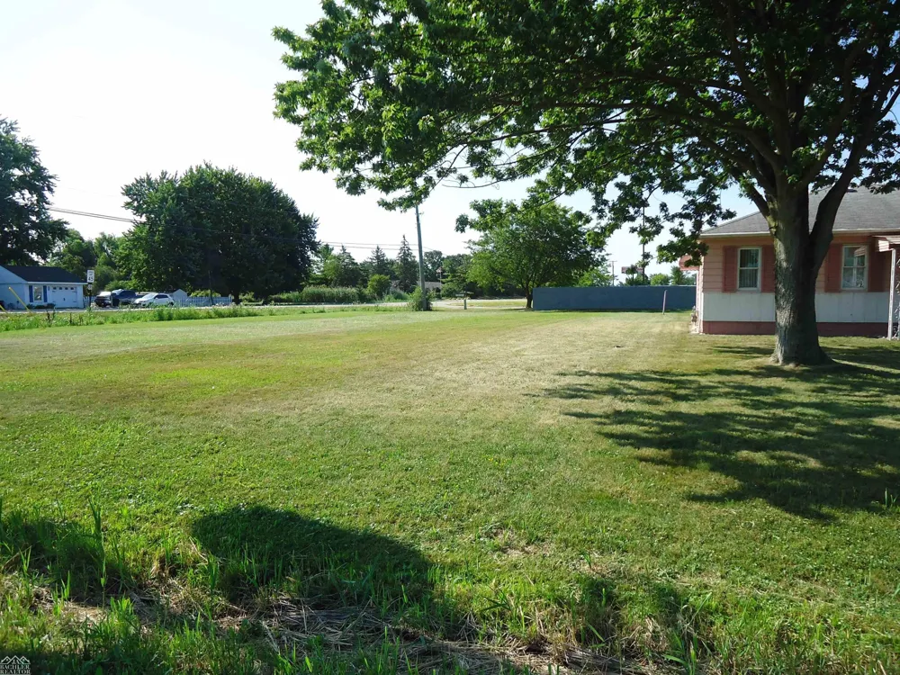 2075 S Plank Road Marine City City, MI 48039