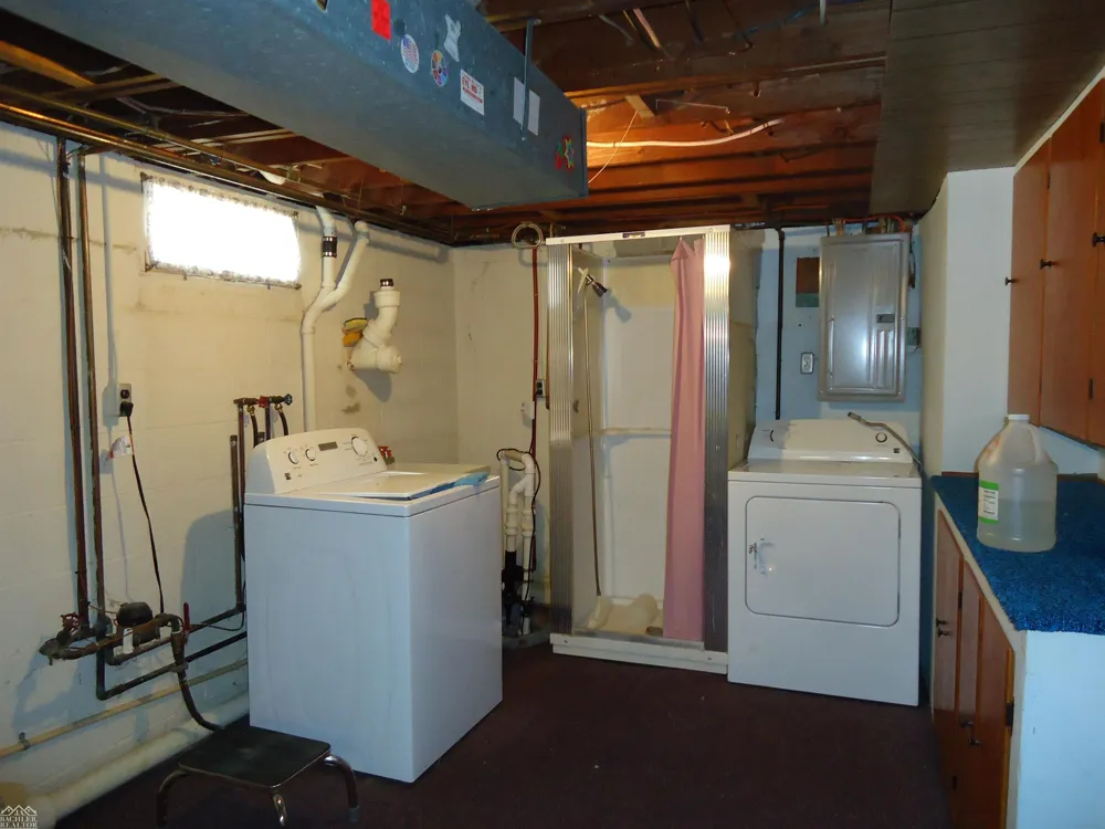 2075 S Plank Road Marine City City, MI 48039