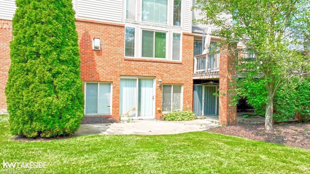 55582 Caesars Drive Shelby Charter Township, MI 48315