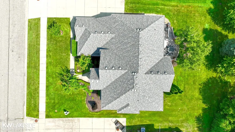 55582 Caesars Drive Shelby Charter Township, MI 48315