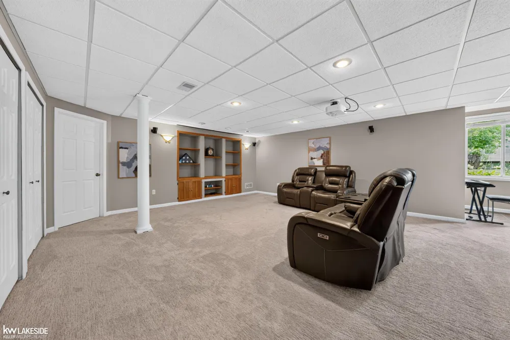 55582 Caesars Drive Shelby Charter Township, MI 48315