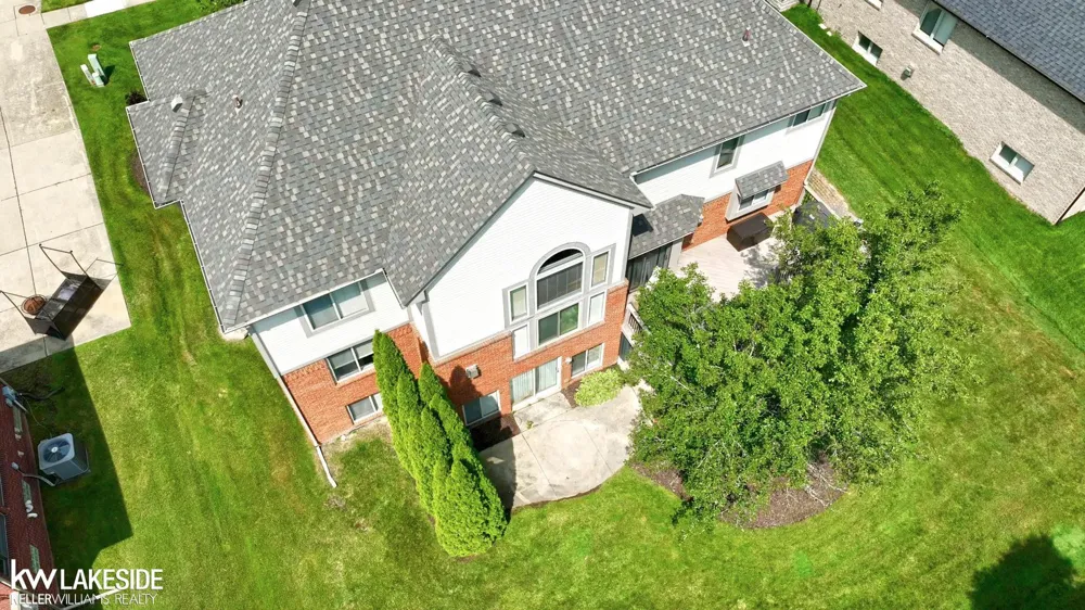 55582 Caesars Drive Shelby Charter Township, MI 48315