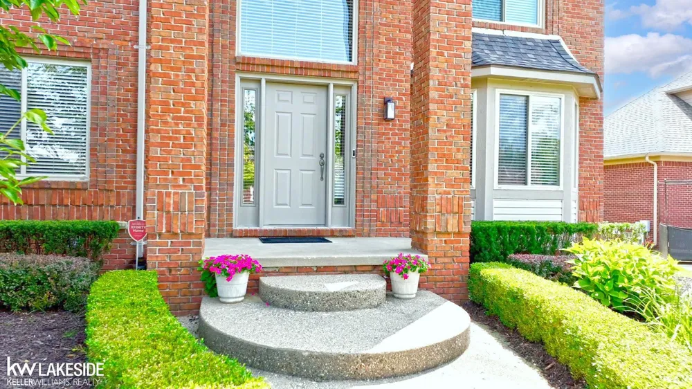 55582 Caesars Drive Shelby Charter Township, MI 48315