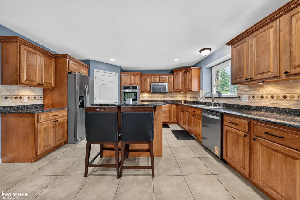 55582 Caesars Drive Shelby Charter Township, MI 48315