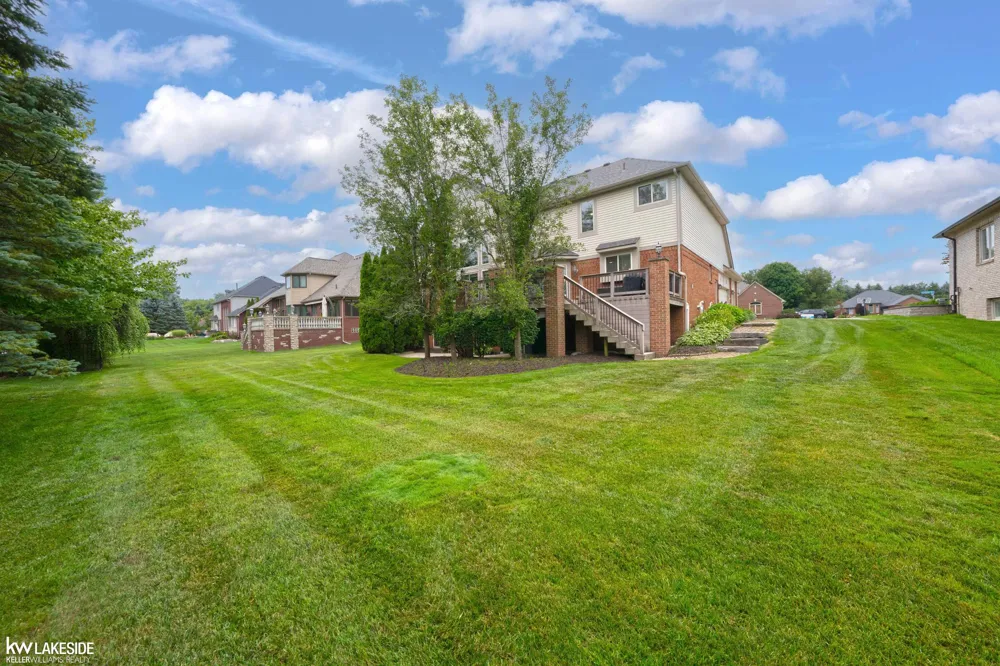 55582 Caesars Drive Shelby Charter Township, MI 48315