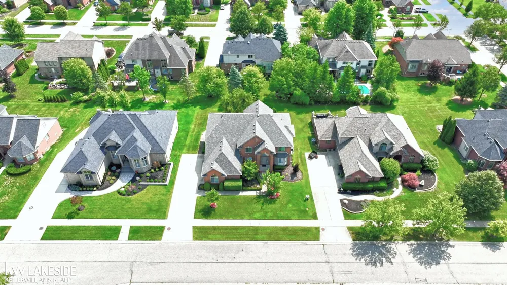 55582 Caesars Drive Shelby Charter Township, MI 48315
