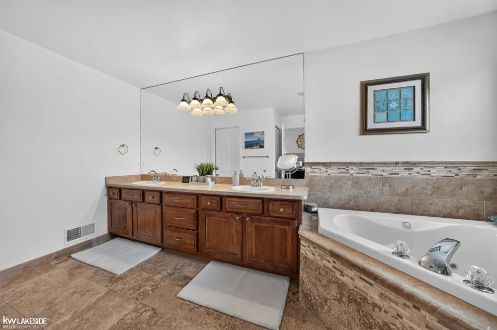 55582 Caesars Drive Shelby Charter Township, MI 48315