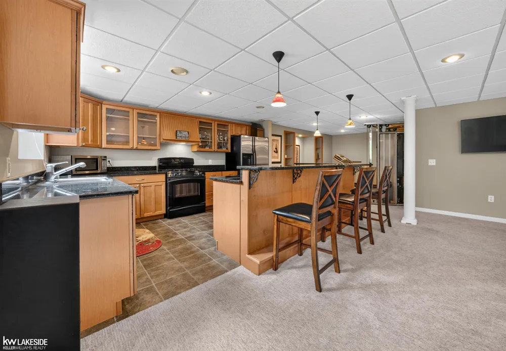 55582 Caesars Drive Shelby Charter Township, MI 48315
